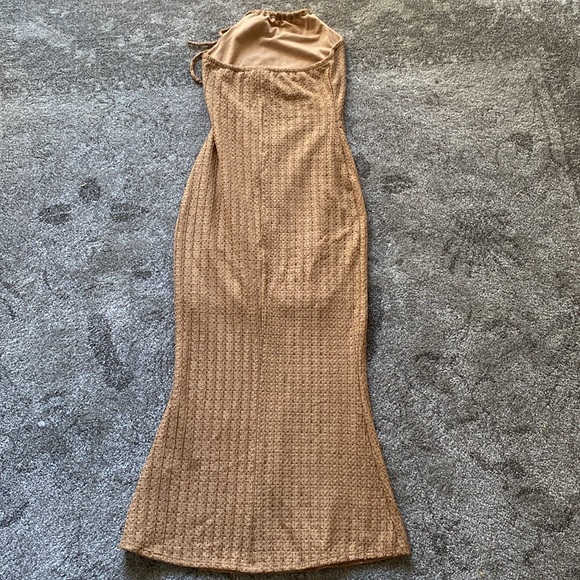 Halter Top Dress - Picture 4 of 6